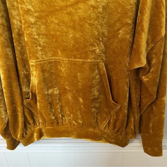 Free People Women’s Gold Slouchy Velour V-Neck Hooded Pullover Sz XS GUC - Picture 4 of 9